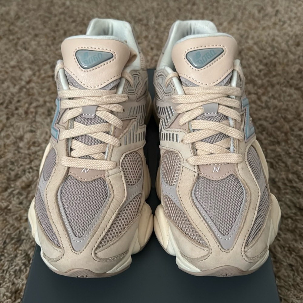 New Balance 9060 Beige Pink/Baby Blue Suede Women Size 8/Men Size 6.5 - Picture 2 of 9